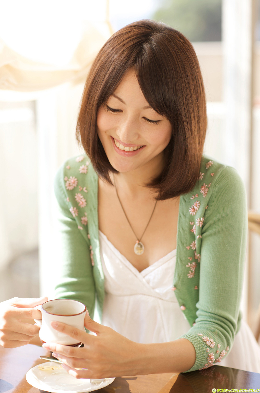 No.908  歌原奈緒「お天気お姉さんの秘蔵セクシー画像満載」 [dgc]